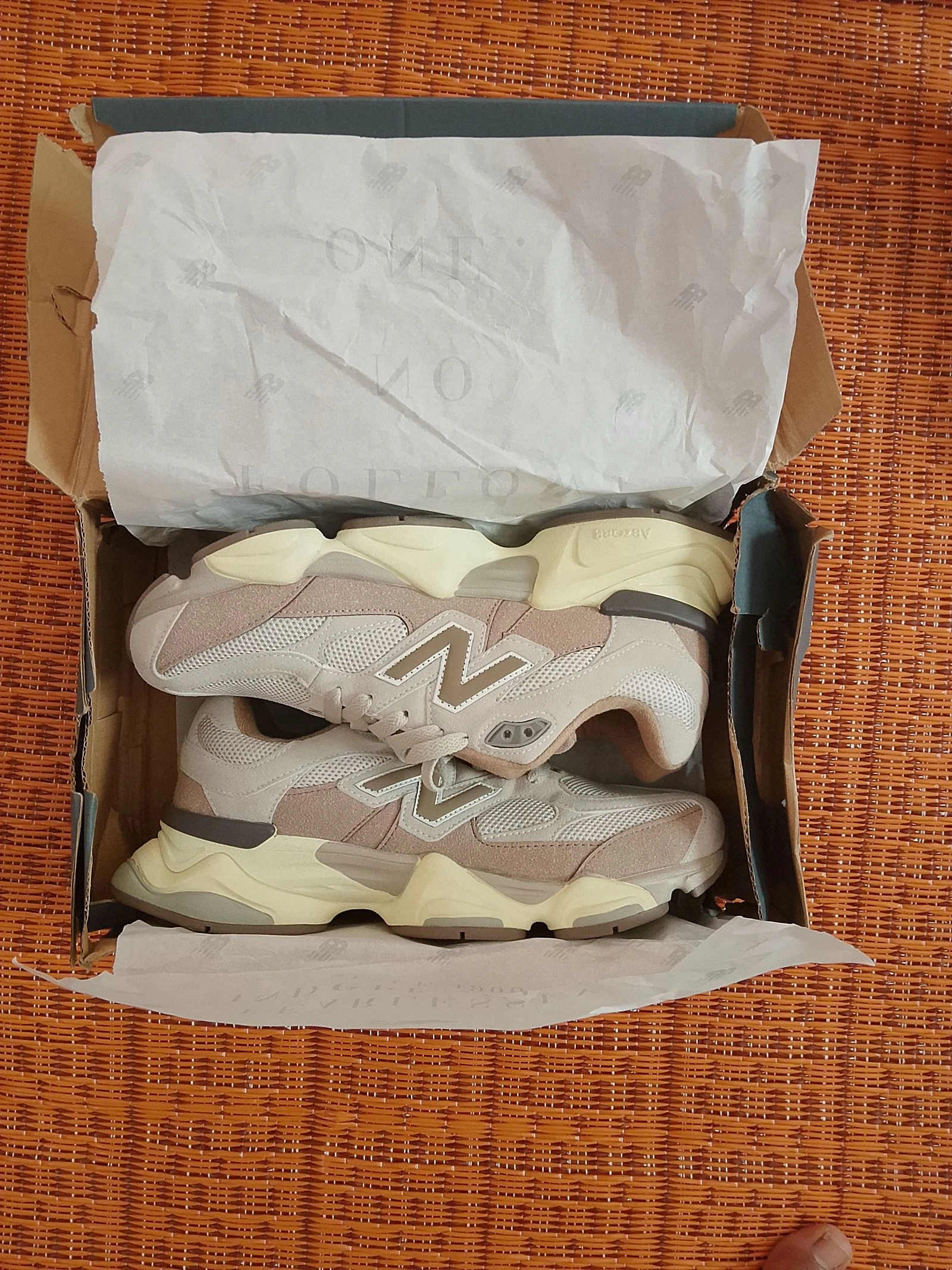 New Balance 9060 